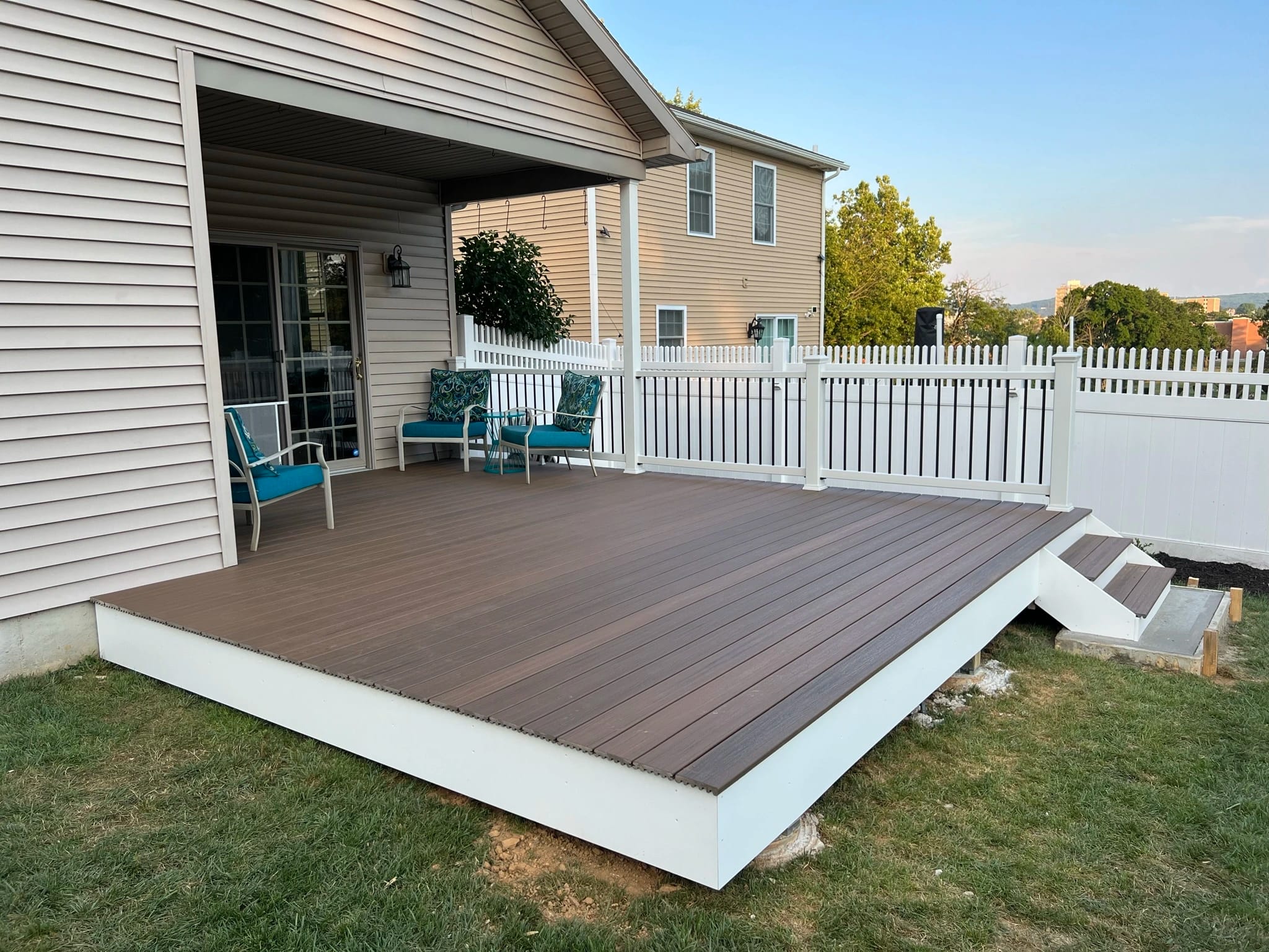 Choosing the Right Decking Material for Your Outdoor Project